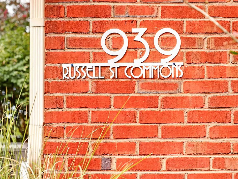 939 Russell St #16