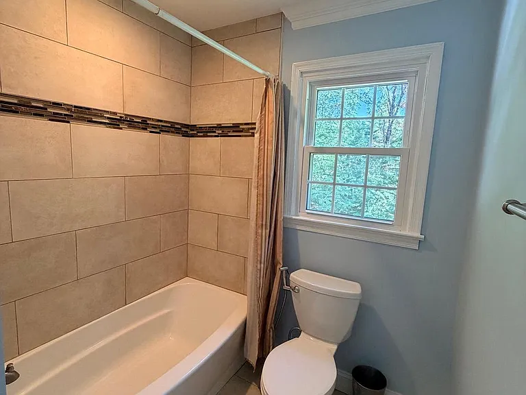 10802 Hunt Club Rd — Photo 27