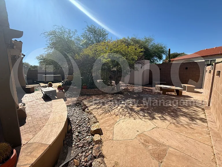 1817 N Evelyn Ave — Photo 4