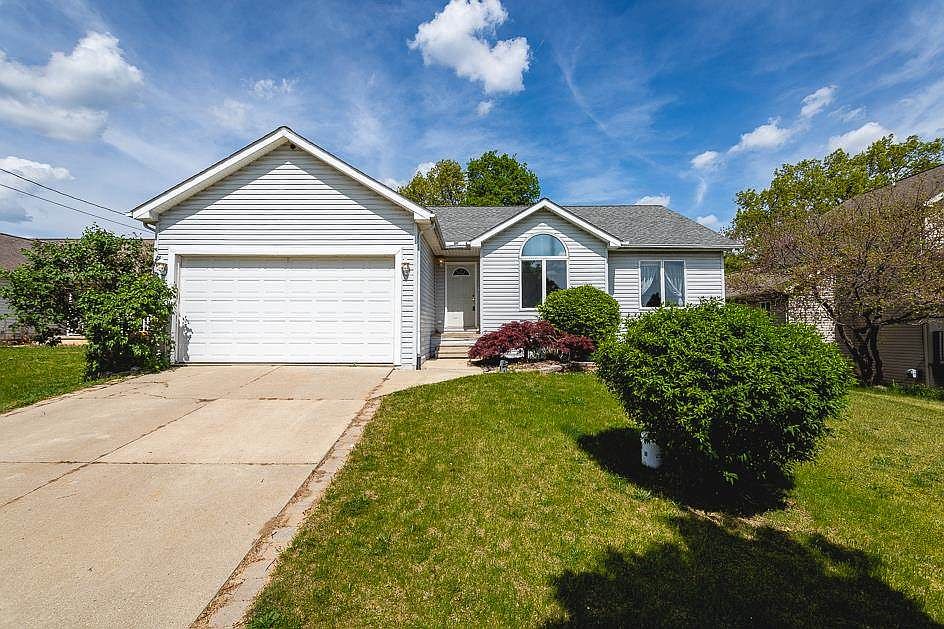 1st image of 10498 Ferris Dr