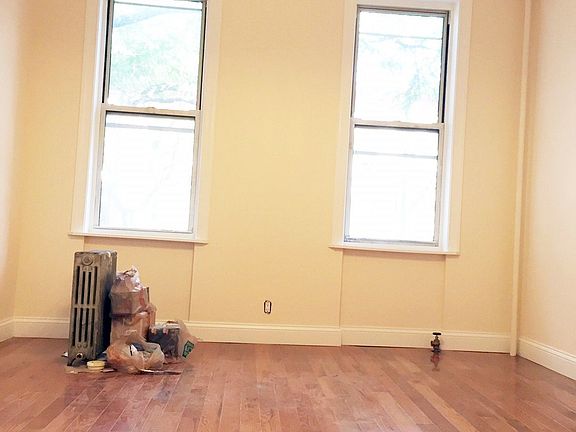 2nd image of 34 Lincoln Ave #3