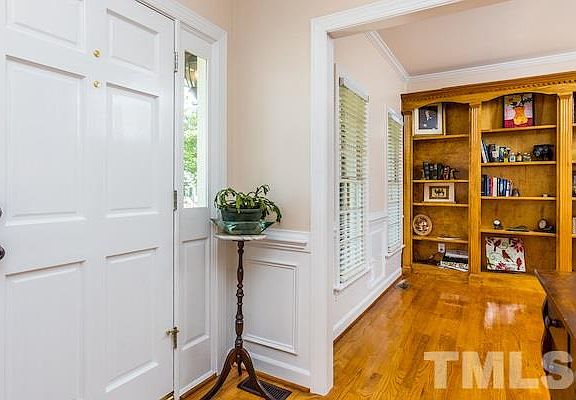 3rd image of 703 Birkdale Dr