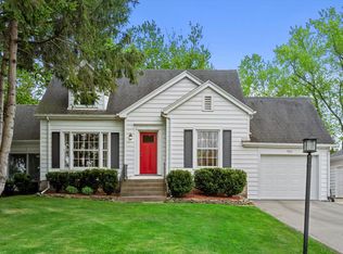 4821 W Elmdale Rd, Mequon, WI 53092
