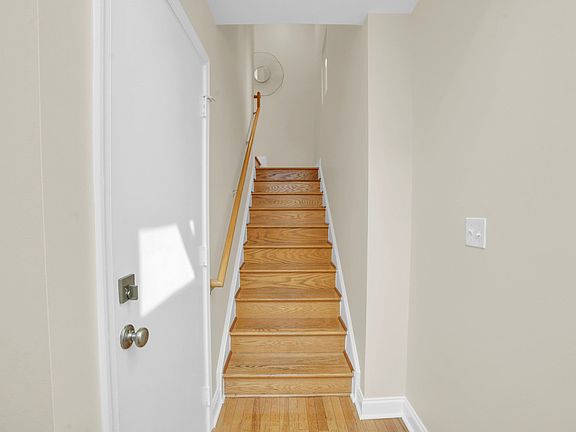 4th image of 923 Gracie Way