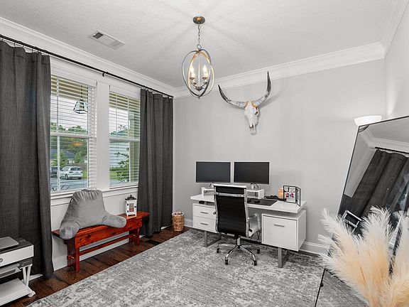 5th image of 417 Longmeadow Drive