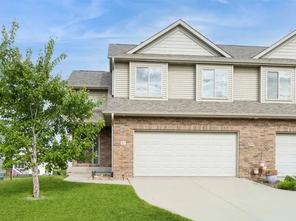 90 S Park Ridge Rd, North Liberty, IA 52317