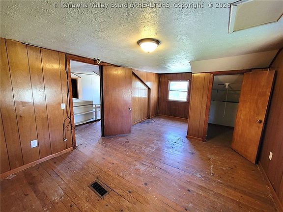 11th image of 518 High St