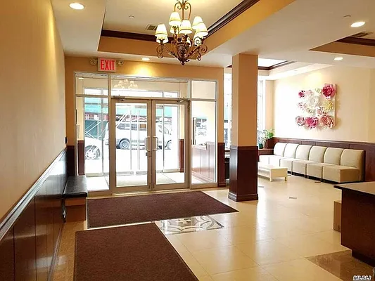 Sold by R New York | media 1