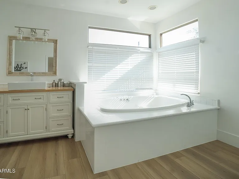 4451 E Earll Dr — Photo 32