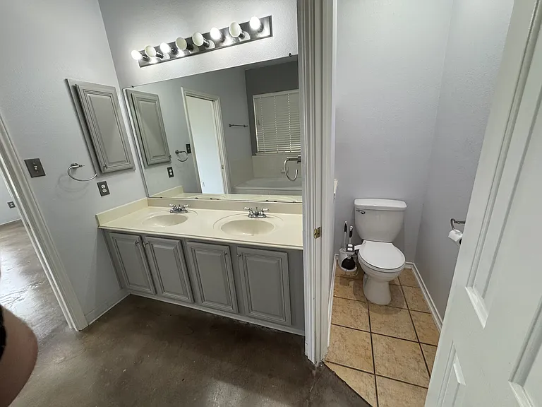 22407 Madison Park — Photo 37