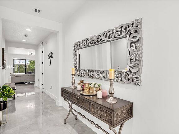 4th image of 2885 SE 3rd St