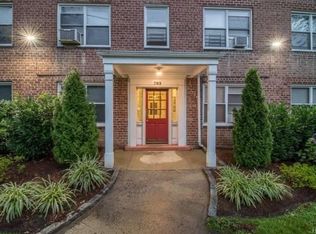 793 Palmer Rd APT 2D, Bronxville, NY