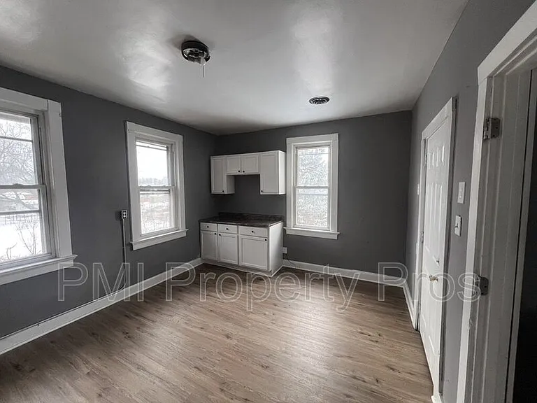 2945 N 23rd St — Photo 24