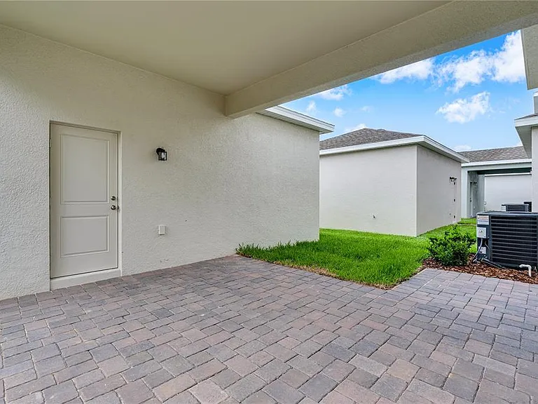 15179 Blue Peacock Ln — Photo 12