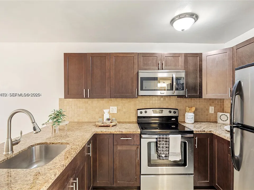 7241 Miami Lakes Dr #D19