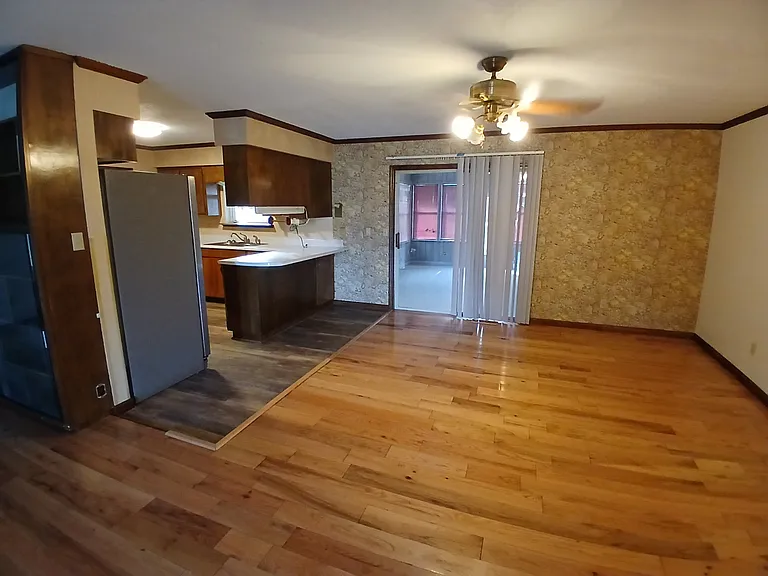 2141 Northeast Rd SE — Photo 3