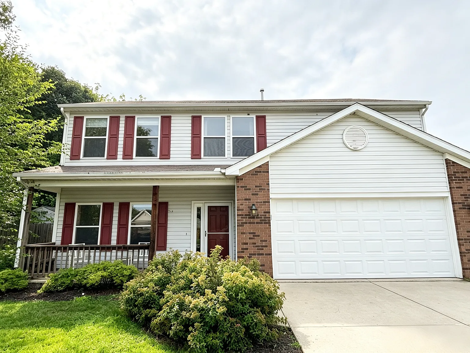 4 bed, 2.5 bath, 2336 sqft, $2,140 — Photo 1