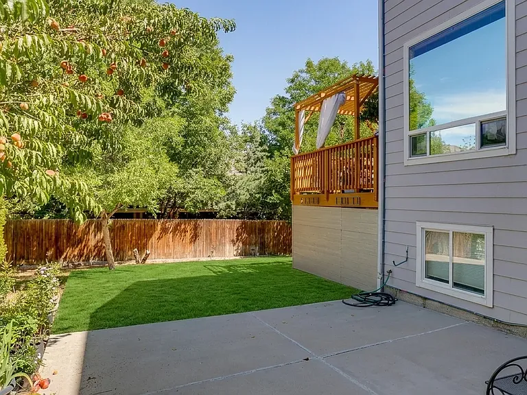 1395 E 100th Ln — Photo 35