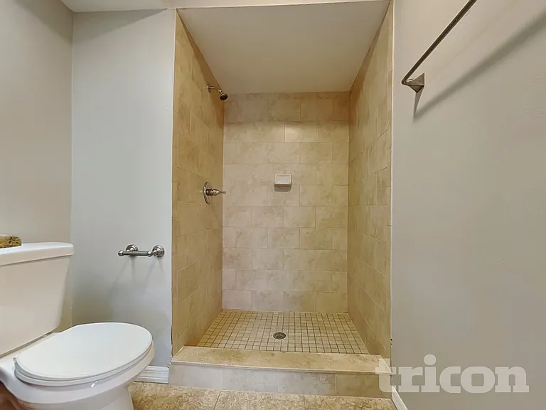 1009 Jamaica Way — Photo 14