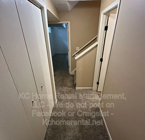 413 Lee Dr — Photo 16