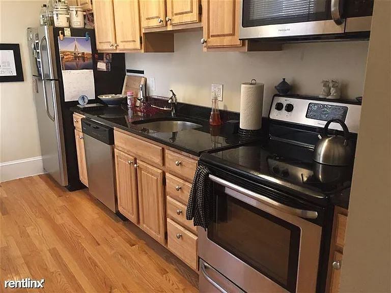 Comm Ave Apartments — Photo 7