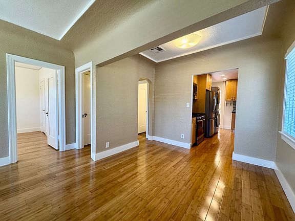 5th image of 2328 Lincoln Ave