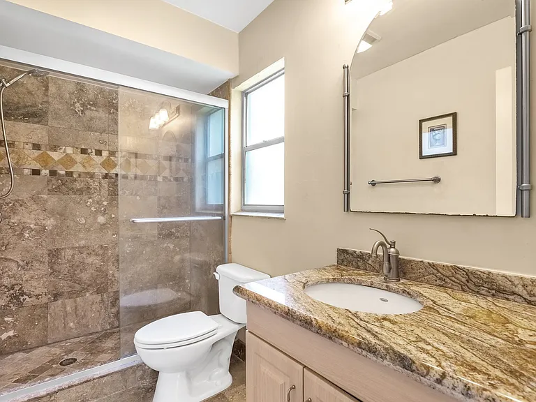 320 Heather Ave — Photo 16