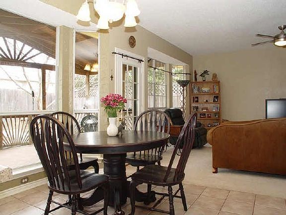 3rd image of 2704 Valleywood Dr