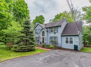 2200 Overlook Dr, Tobyhanna, PA 18466