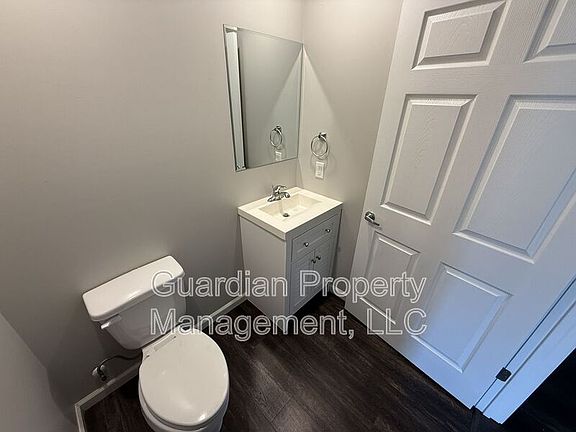 4th image of 1800 Sun Valley Rd Unit F