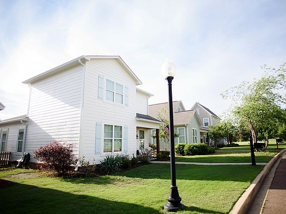 3rd image of 110 Nash Cir