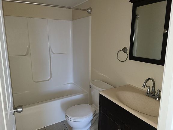 4th image of 928 Christian St #2R
