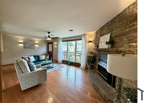 817 E 16th St — Photo 3