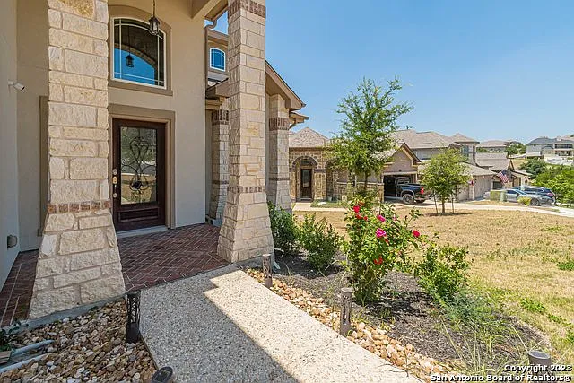 7523 Hays Hl — Photo 10