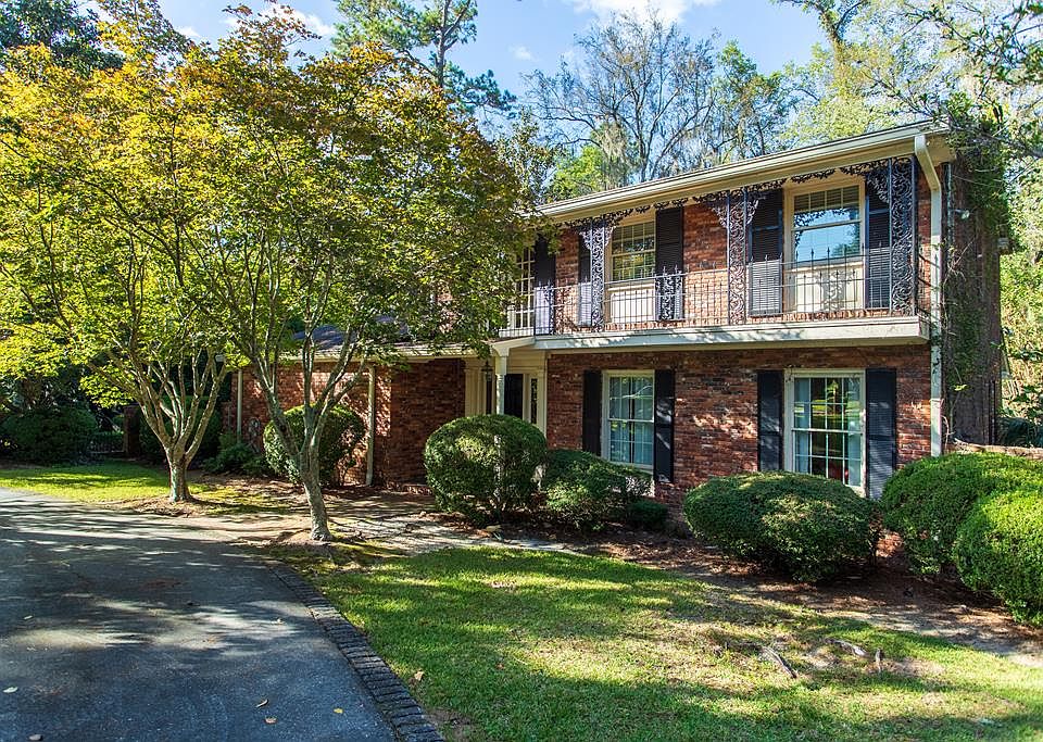 1st image of 610 Howell Brook Dr