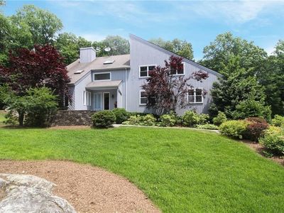 10 Woodland Ct S, Bedford, NY, 10506