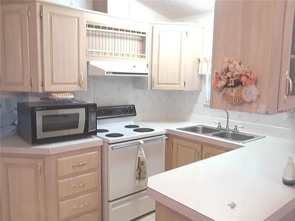 5th image of 412 Pansy St