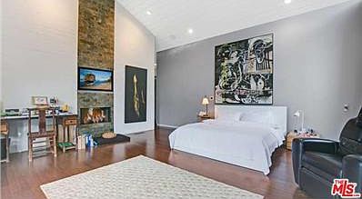 3rd image of 6153 Bonsall Dr