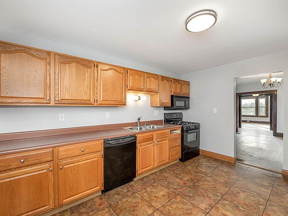 5th image of 2260 Norwood Ave
