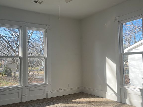 3rd image of 309 College St