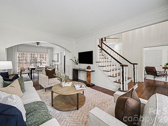 5th image of 3839 Mountain Cove Dr