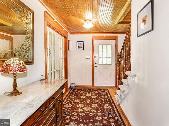 3rd image of 16 Wicklow Dr