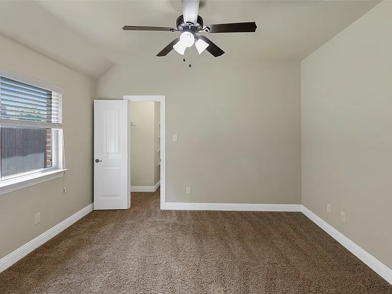 3921 Cameron Ln — Photo 6