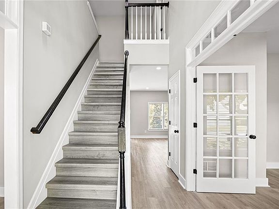 4th image of 2275 Worthington Dr