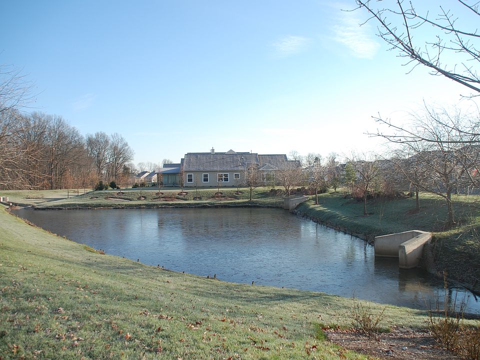 Water-view house with privac