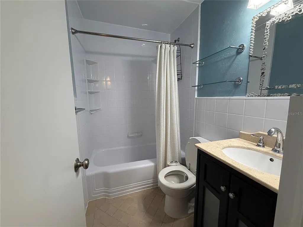 4 bed, 2.0 bath, 1292 sqft, $2,800 — Photo 4