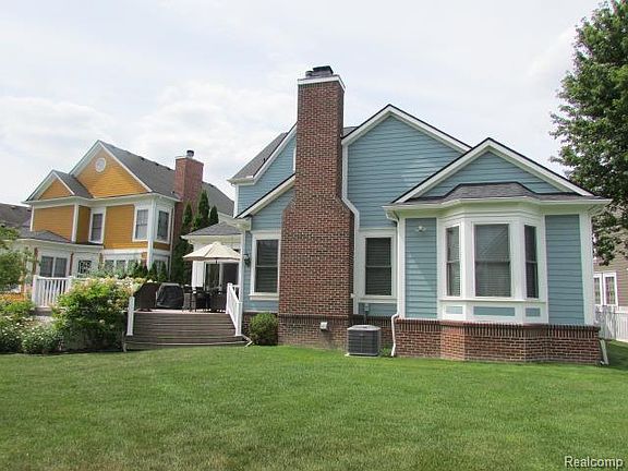 2nd image of 556 McKinley Cir