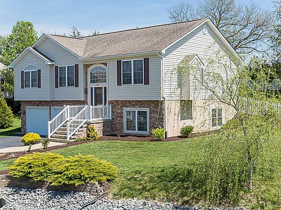 3rd image of 69 Falcon Ln