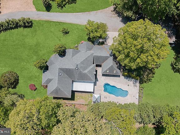 3rd image of 5530 Jim Pickett Rd
