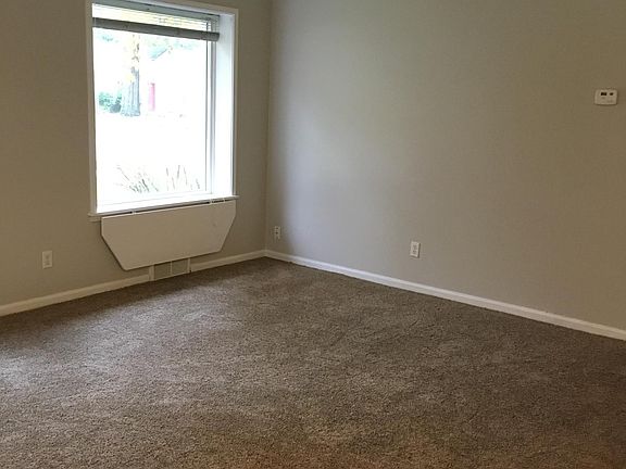 4th image of 629 Kensington Ave
